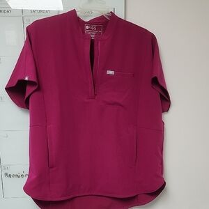 Figs Women's Short Sleeve Magenta Tee And Bottom